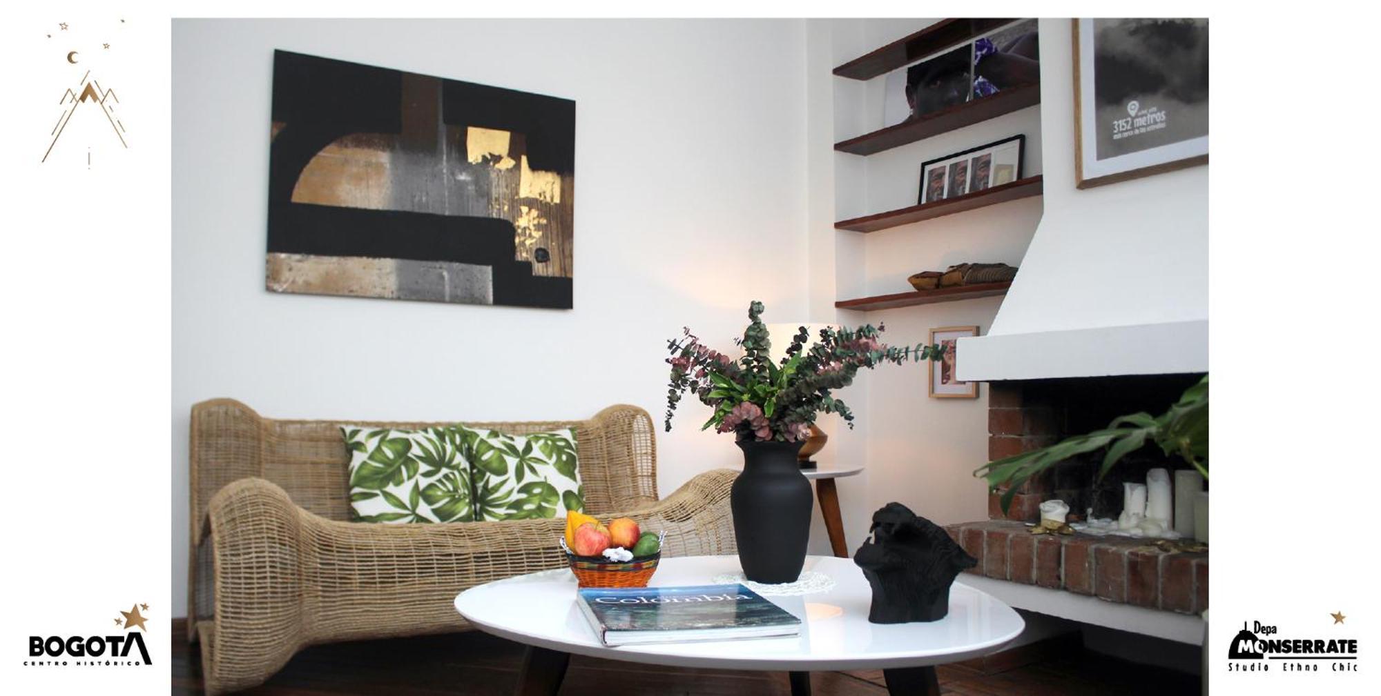 בוגוטה Depa Monserrate - Charming Historic Nest With Breathtaking Mountain Views - Apartaestudio מראה חיצוני תמונה
